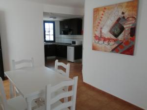 Kuchnia lub aneks kuchenny w obiekcie Apartamentos Tabaiba