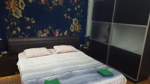 Postel nebo postele na pokoji v ubytování Уютный дом: APARTMENT (Fer House)