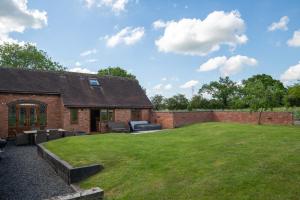 Galeriebild der Unterkunft Coach House at Oaks Barn Farm Alcester with optional hire Salt water hot tub in Holberrow Green + 16 Fotos