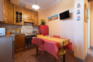 Kuchyň nebo kuchyňský kout v ubytování Casa del Nonno Bingheri - Vencaglia + 26 fotografií