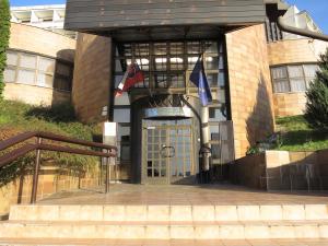 The facade or entrance of Retro Hotel Suza