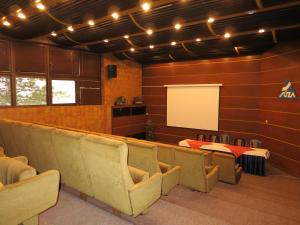 The business area and/or conference room at Retro Hotel Suza