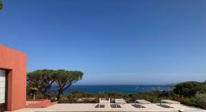 Foto de la galería de Chambres d'hôtes VUE MER Mer à 2 min à pied en Sainte-Maxime