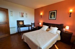 Postel nebo postele na pokoji v ubytování VILLA FLORES 8 personas LLORET DE MAR
