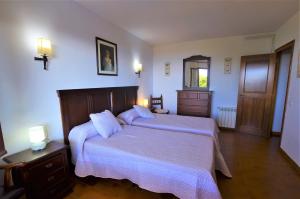 Postel nebo postele na pokoji v ubytování VILLA FLORES 8 personas LLORET DE MAR