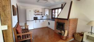 Kuchnia lub aneks kuchenny w obiekcie Alojamiento rural, jardín, a 25 minutos de Bilbao, parking gratuito