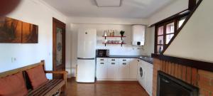 Kuchnia lub aneks kuchenny w obiekcie Alojamiento rural, jardín, a 25 minutos de Bilbao, parking gratuito