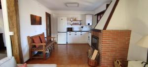 Kuchnia lub aneks kuchenny w obiekcie Alojamiento rural, jardín, a 25 minutos de Bilbao, parking gratuito