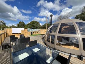 Fotografie z fotogalerie ubytování Sunrise Dome Tent v destinaci Tenby