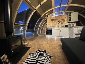 Kuchyň nebo kuchyňský kout v ubytování Sunrise Dome Tent
