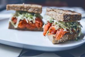 Jídlo v hotelu nebo okolí + 96 fotografií