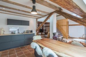 Kuchyňa alebo kuchynka v ubytovaní Appartement Soffitta - Welkeys