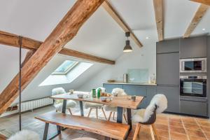 Kuchyňa alebo kuchynka v ubytovaní Appartement Soffitta - Welkeys