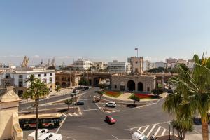 Nespecifikovaný výhled na destinaci Cádiz nebo výhled na město při pohledu z apartmánu