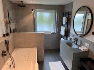 Ảnh trong thư viện ảnh của Lake & Mountains - Modern Living - 70sqm ở Kressbronn am Bodensee +13 ảnh