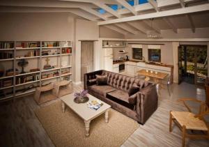 O zonă de relaxare la Vrisch Gewagt Boutique Self-Catering Olive Farm
