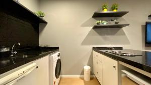 Kitchen o kitchenette sa QSA - Anora Spaces - Metropolis Alphaville