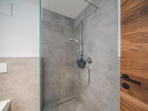 Et badeværelse på Hohe Salve XL + 36 billeder