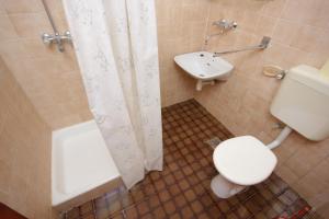 Kúpeľňa v ubytovaní Seaside secluded apartments Cove Torac, Hvar - 589