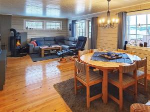 Posezení v ubytování 7 person holiday home in JARFJORD-By Traum