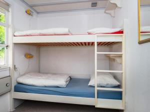 Postel nebo postele na pokoji v ubytování Holiday home Børkop LX