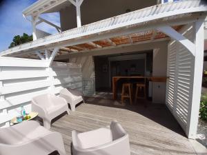 Balcone o terrazza di Appartement neuf a 150 metres de la mer wifi