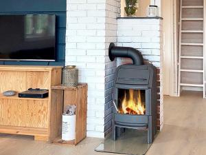 Galeriebild der Unterkunft 6 person holiday home in Korssund in Korssund