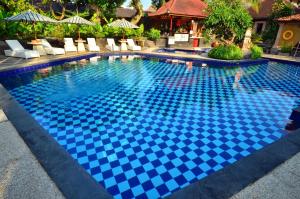 
インナ シンドゥ ビーチ ホテル＆リゾートの敷地内または近くにあるプール
