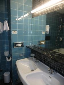 Ett badrum på Hotel Sonne Lienz