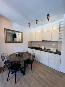 Η κουζίνα ή μικρή κουζίνα στο MVP Apartment Kopaonik