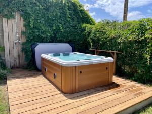 Fotografie z fotogalerie ubytování myinsolite - Tiny-house, jacuzzi, brasero, piscine v destinaci Aigues-Mortes