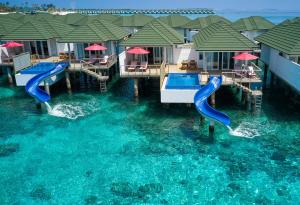 Bazén v ubytování Siyam World Maldives - 24-Hour Premium All-inclusive with Free Transfer nebo v jeho okolí