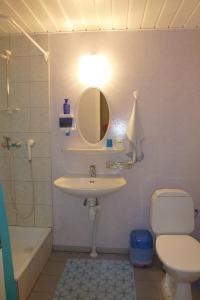 Ванная комната в Kihelkonna Pastorate Guesthouse