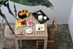 Makanan di atau berdekatan hotel