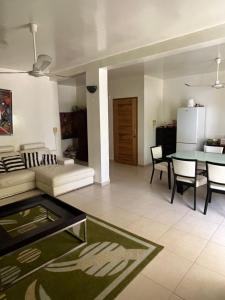Cuisine ou kitchenette dans l'établissement Appartement "AMINA" mit Pool