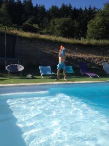 The swimming pool at or close to Le domaine des Terres