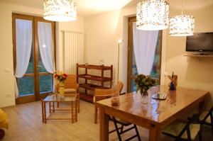 TV a/nebo společenská místnost v ubytování Agriturismo Casa del Castagneto