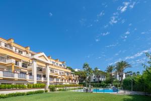 Bazén v ubytování SÖK LA ROMANA seafront Marbella nebo v jeho okolí