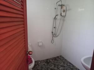 Koupelna v ubytování Ananda house