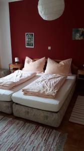 Ένα ή περισσότερα κρεβάτια σε δωμάτιο στο Landgasthaus Lehnerwirt