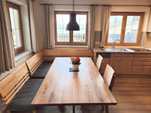 Fotografia z galérie ubytovania Ferienwohnung Point v destinácii Hainzenberg