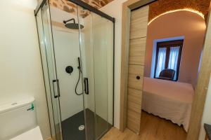 Kúpeľňa v ubytovaní Galarza Deluxe Casa XVI-XVII Parking privado Gratis + 37 fotografií