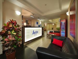 TV a/nebo společenská místnost v ubytování EA Hotel Julis