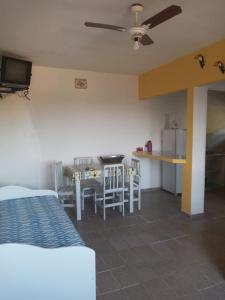 TV/trung tâm giải trí tại Chalé Bem Brasil +49 ảnh