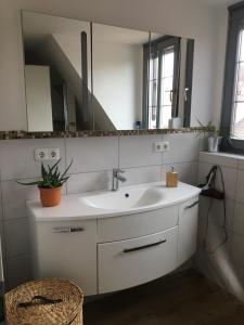 Koupelna v ubytování Häuschen in der Altstadt Dettelbach