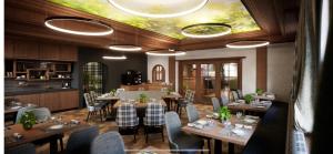 een restaurant met tafels en stoelen in een kamer bij ALTE LINDE Landhotel & Restaurant in Aalen