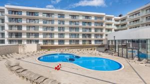 Bazén v ubytovaní Apartamenty Sun & Snow Polanki Aqua z basenem alebo v jeho blízkosti