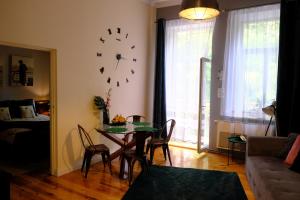 Posedenie v ubytovaní Apartament Parkowa