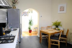 Kuchyňa alebo kuchynka v ubytovaní Apartament Parkowa