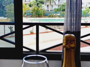 Balkon lub taras w obiekcie Luxury San Marino apartment & pool view